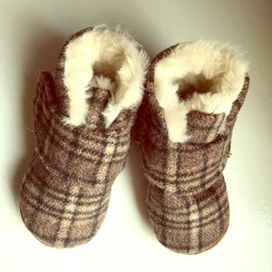 Minnetonka Infant Booties